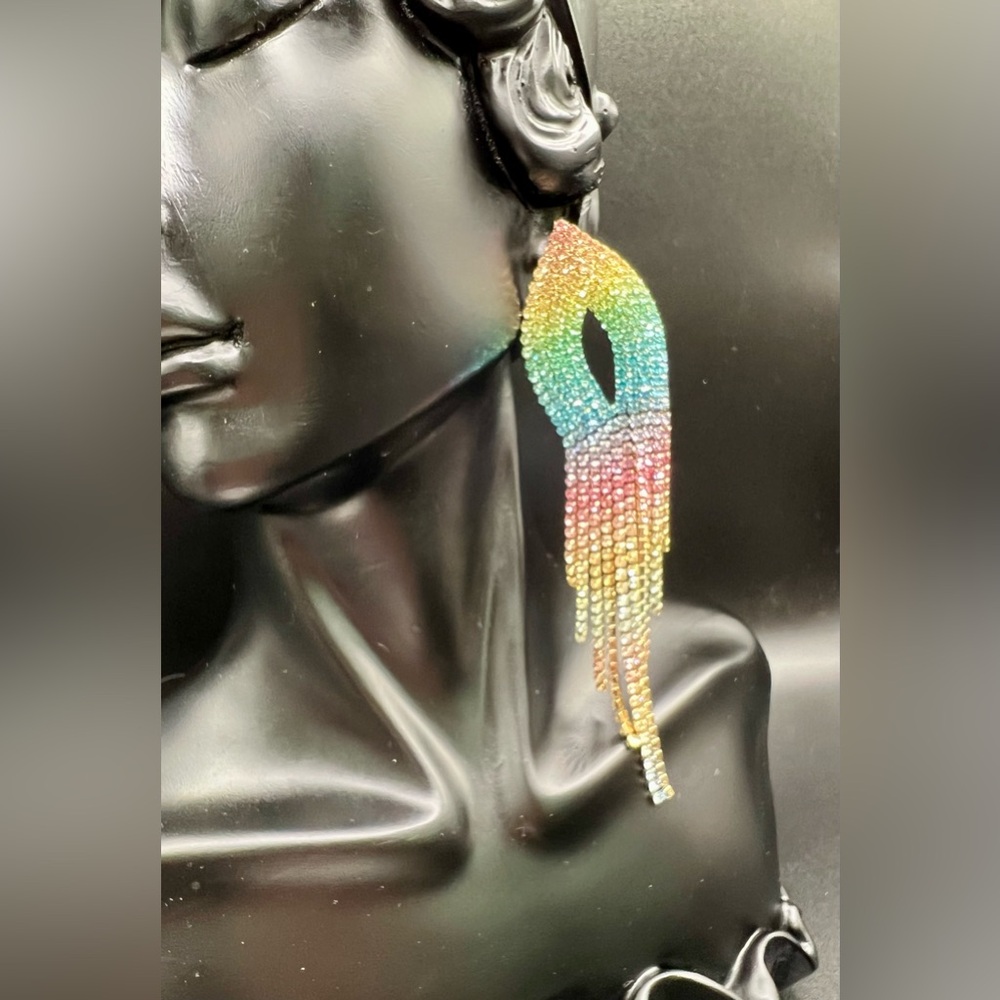 New Rainbow Gradient Crystal Drop Earrings - Picture 9 of 11